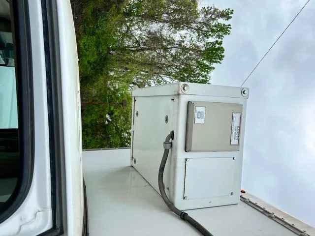 Used 2016 Chevrolet Express 4500 image 34