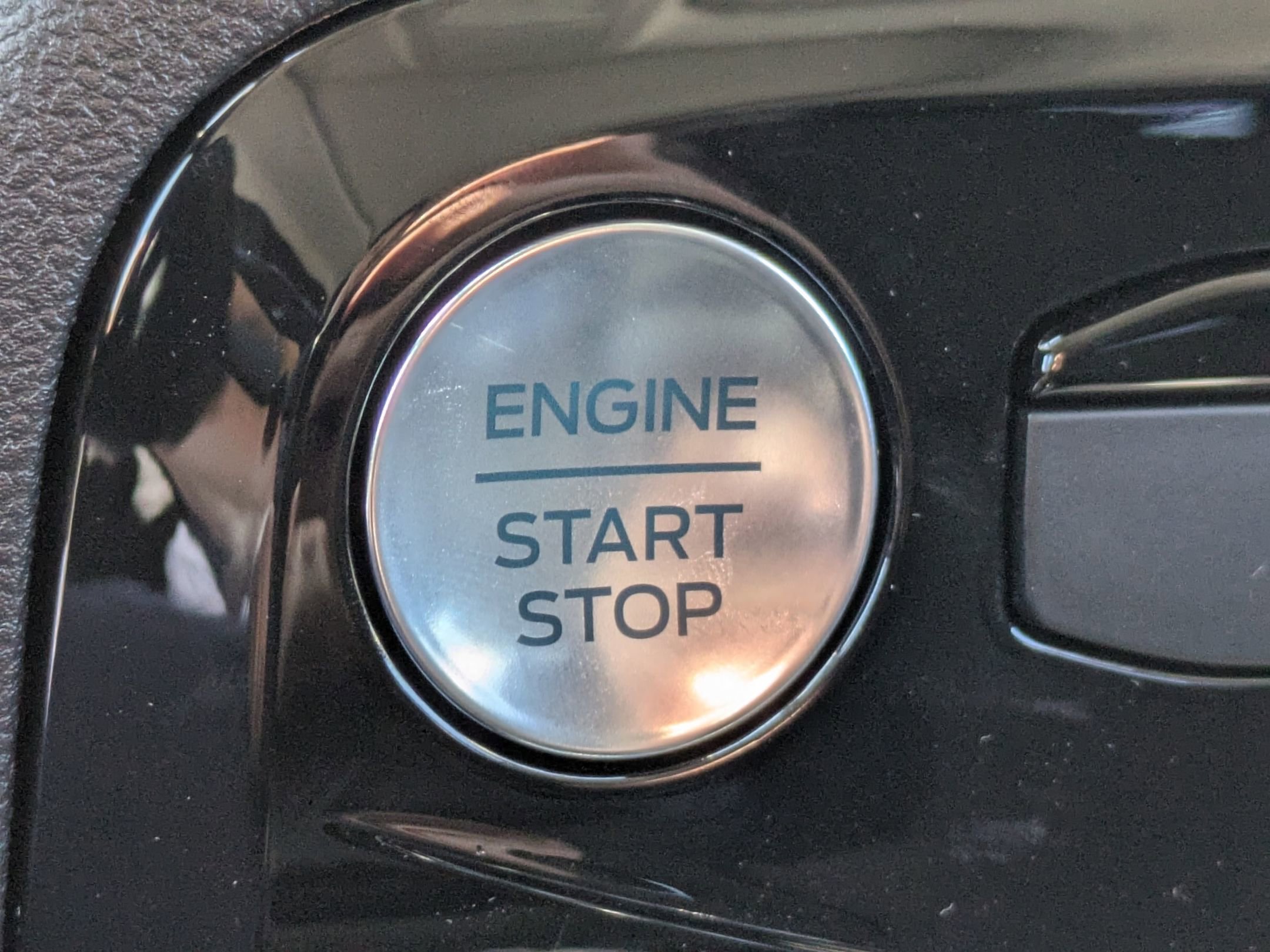 New 2025 Ford Escape SE w/ PHEV Premium Package image 24