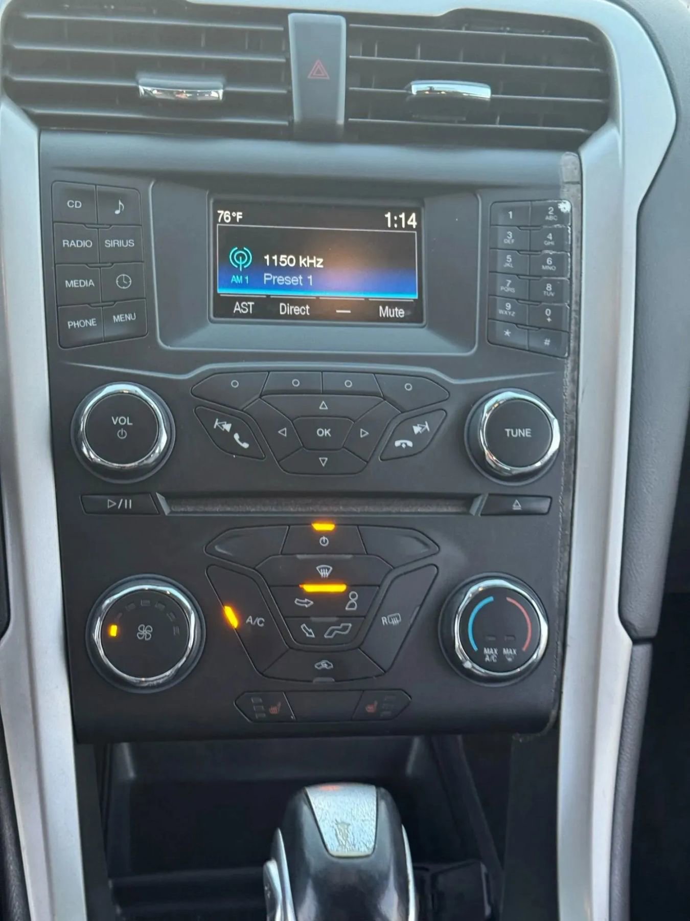 Used 2015 Ford Fusion SE w/ Equipment Group 202A image 15