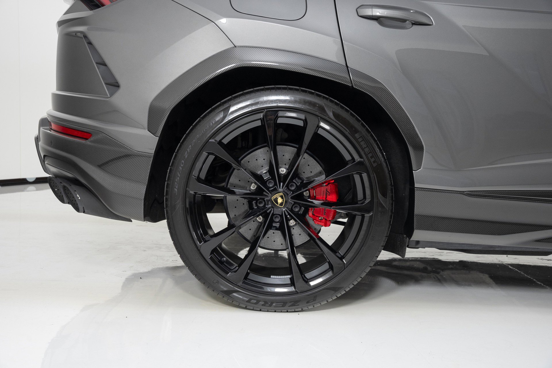 Used 2021 Lamborghini Urus AWD/4WD image 11