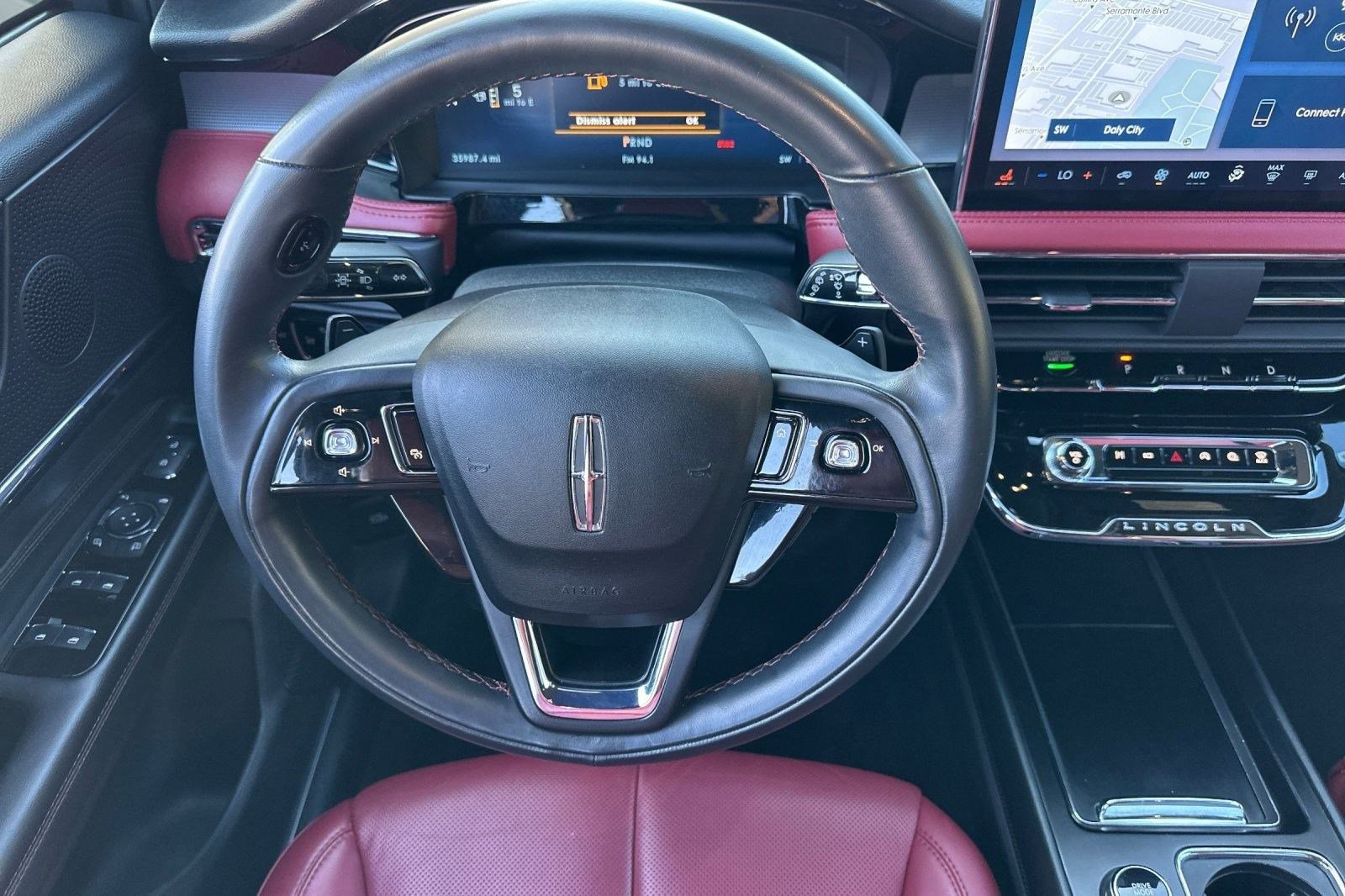 Used 2023 Lincoln Corsair Reserve w/ Jet Appearance Package image 27