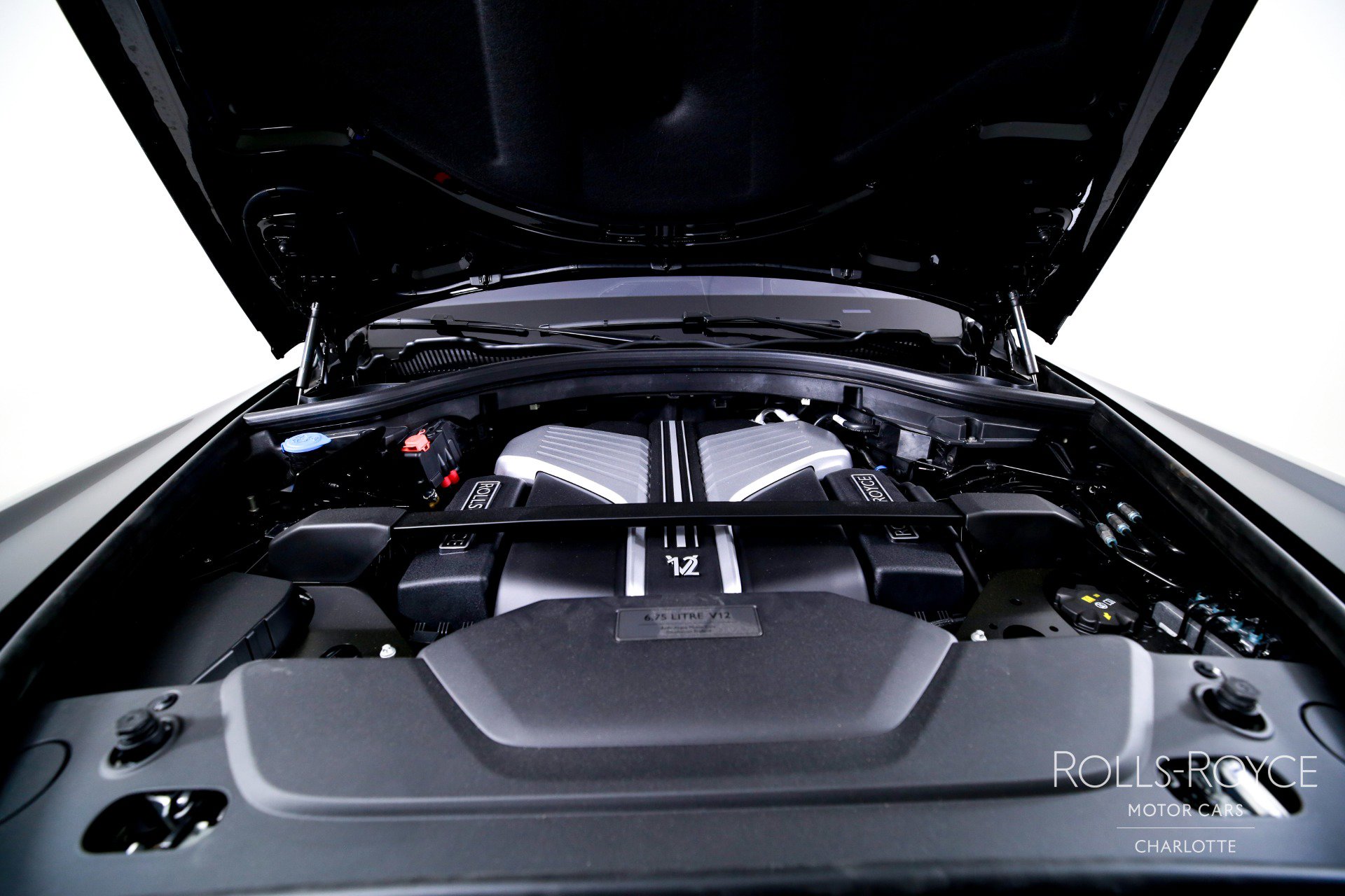 Used 2026 Rolls-Royce Cullinan image 33