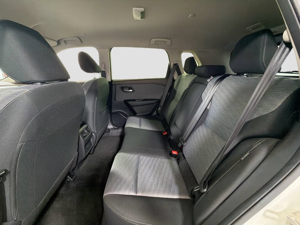 Used 2023 Nissan Rogue SV AWD/4WD image 24