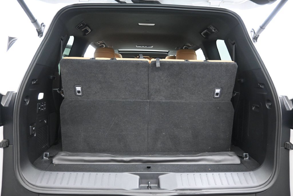 Used 2025 Lexus LX 600 4WD w/ Luxury Package image 29