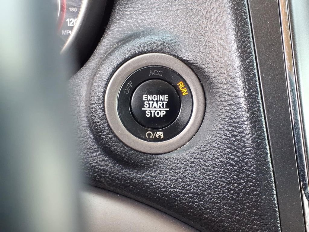 Used 2018 Dodge Journey Crossroad FWD image 12
