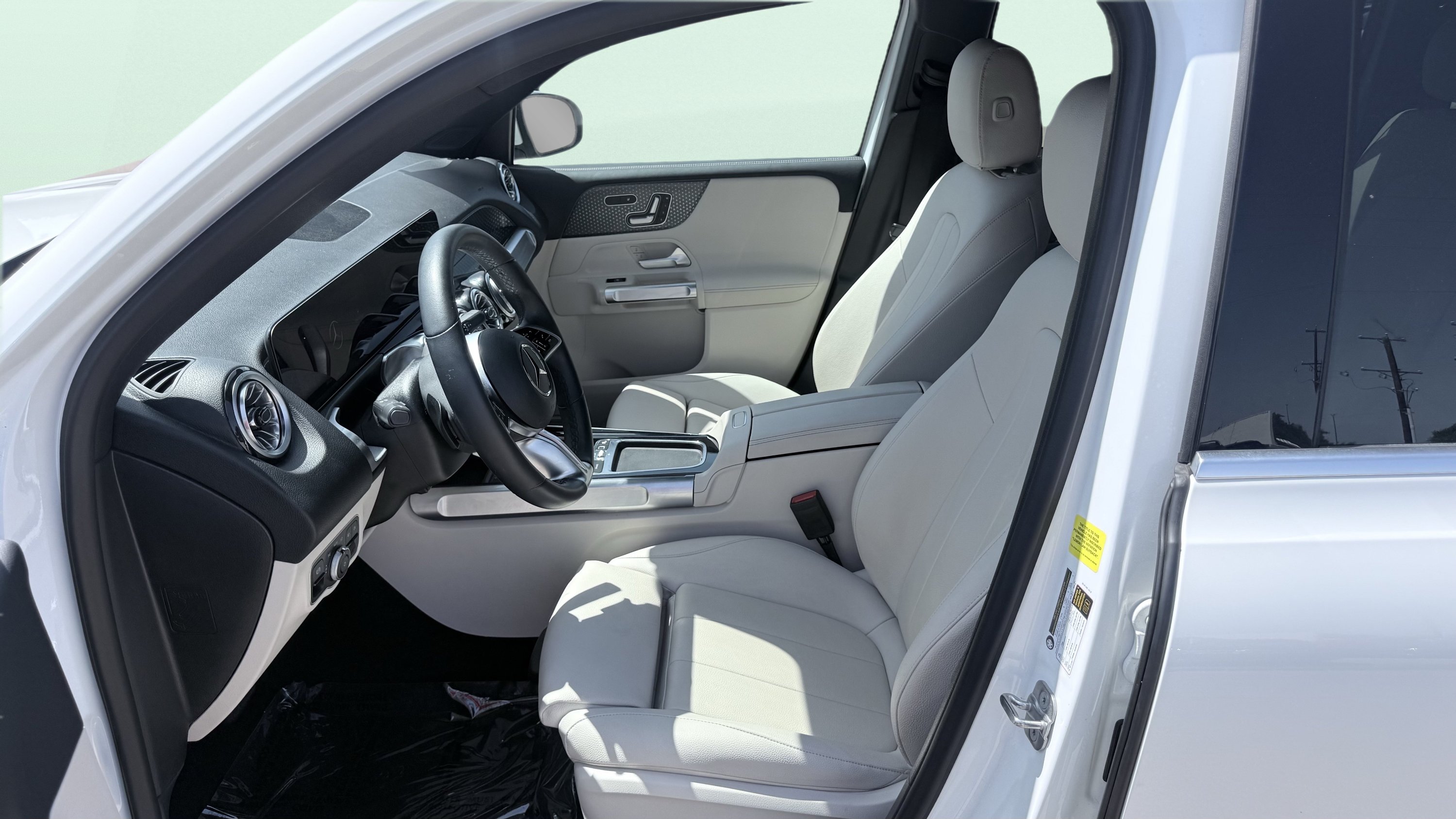 Used 2025 Mercedes-Benz GLB 250 image 25