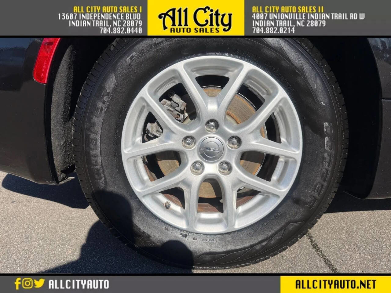 Used 2020 Chrysler Voyager Lxi FWD image 37