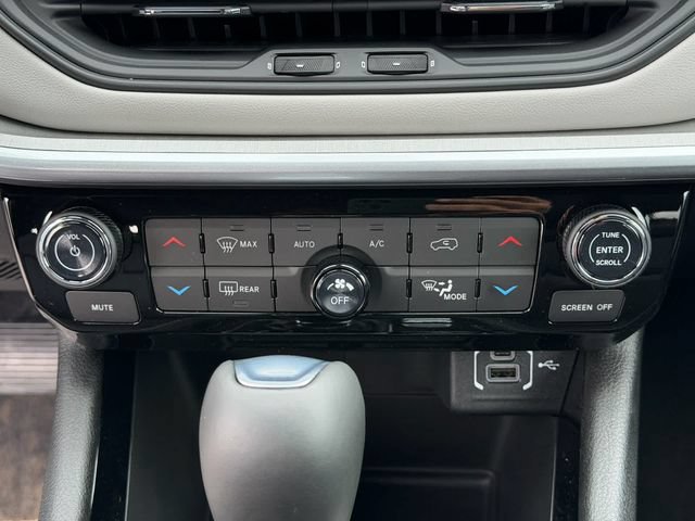 New 2026 Jeep Compass Limited AWD/4WD image 17