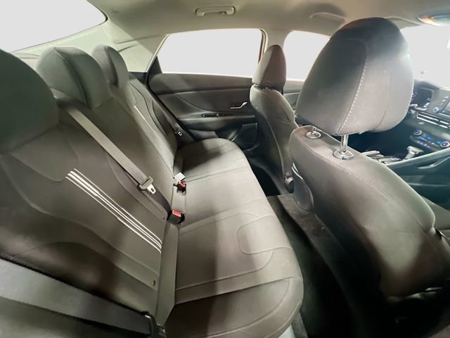 Used 2022 Hyundai Elantra SEL image 24