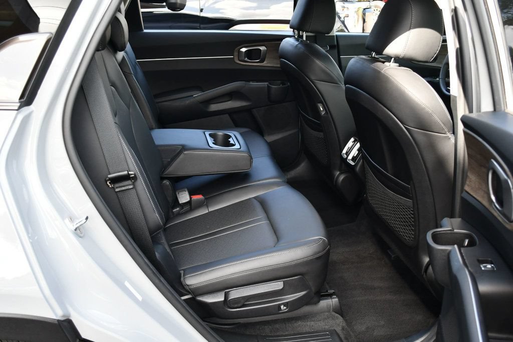 Used 2022 Kia Sorento S w/ Panoramic Sunroof Package AWD/4WD image 20