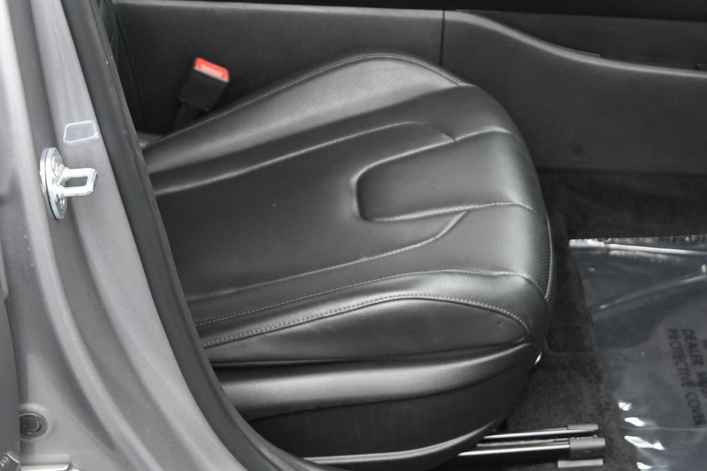 Used 2025 Hyundai Elantra Limited FWD image 11