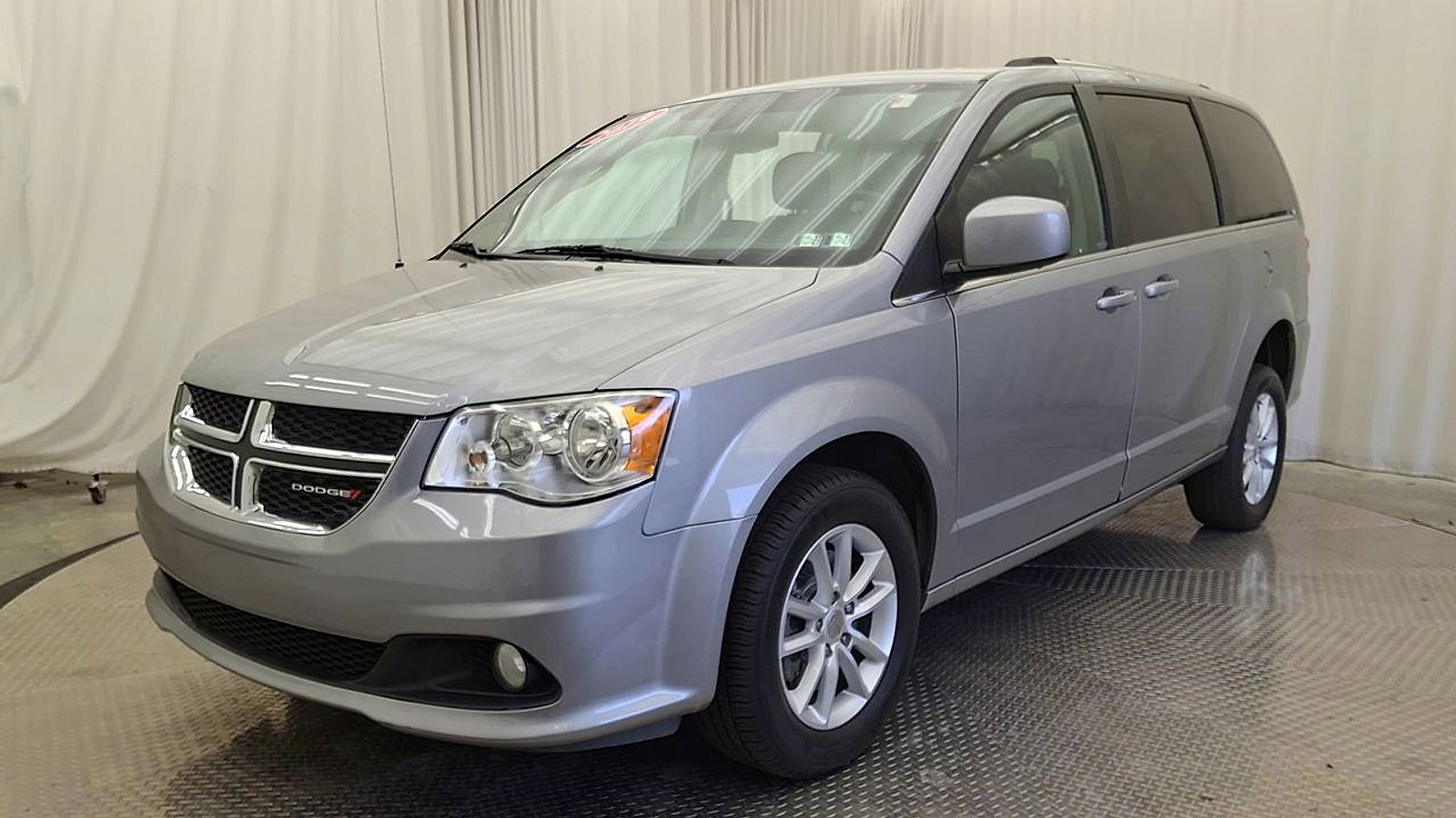 Used 2019 Dodge Grand Caravan SXT image 7
