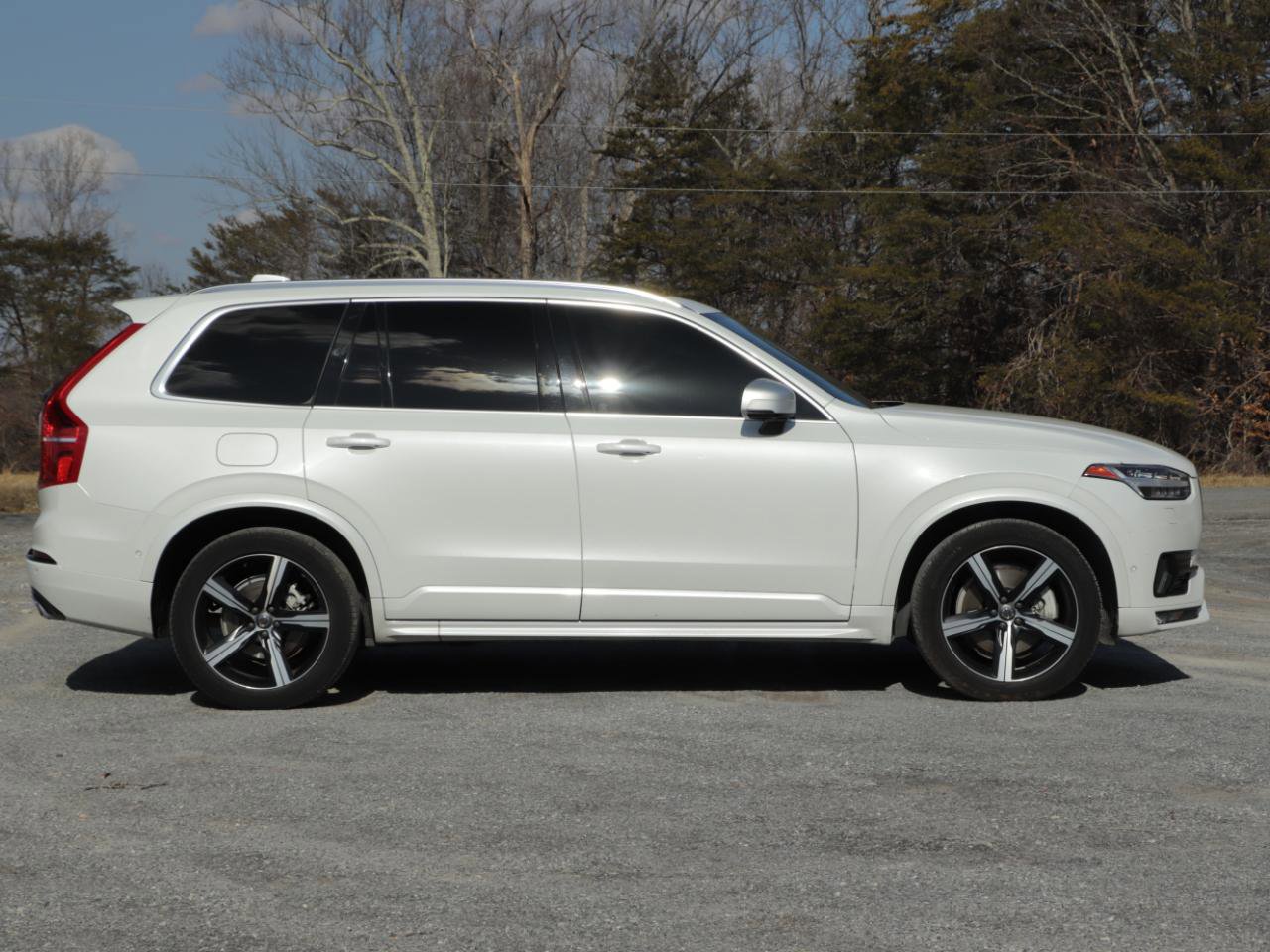 Used 2019 Volvo XC90 T6 R-Design w/ Advanced Package image 3
