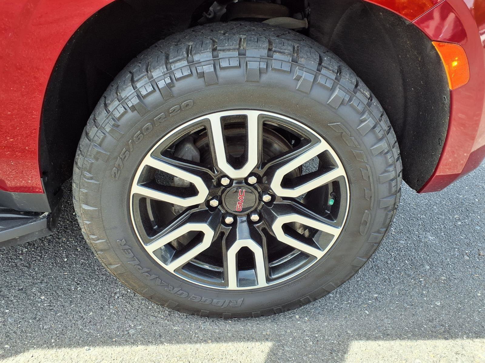 Used 2022 GMC Yukon AT4 w/ Technology Package AWD/4WD image 13