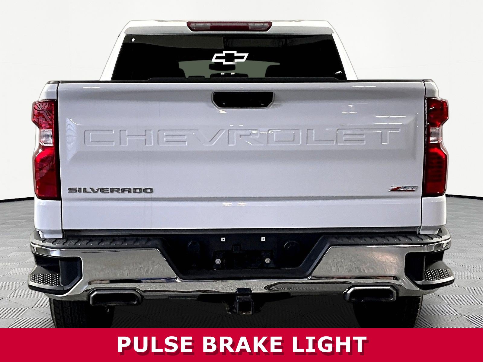 Used 2023 Chevrolet Silverado 1500 LT AWD/4WD image 5