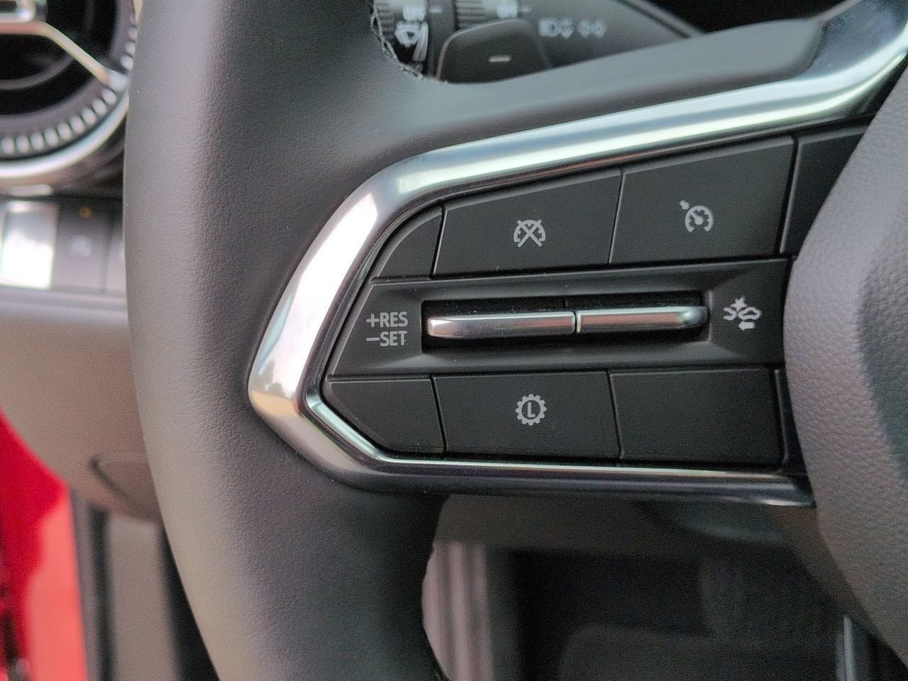New 2026 Chevrolet Equinox LT w/ Safety and Technology Package FWD image 11