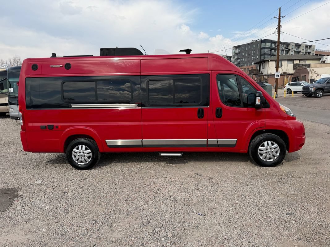 Used 2015 RAM ProMaster 3500 w/ Premium Appearance Group FWD image 3