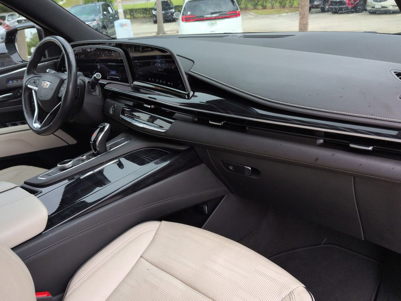 Used 2024 Cadillac Escalade Sport RWD image 27