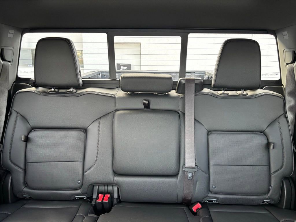 Used 2024 GMC Sierra 3500 Denali w/ Technology Package image 25