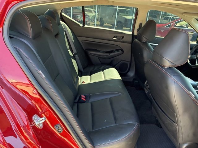 Used 2024 Nissan Altima 2.0 SR FWD image 9