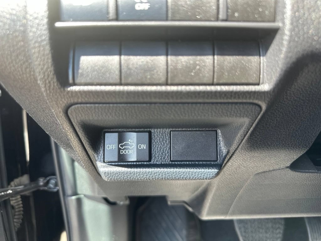 Used 2025 Toyota Tacoma SR5 AWD/4WD image 14