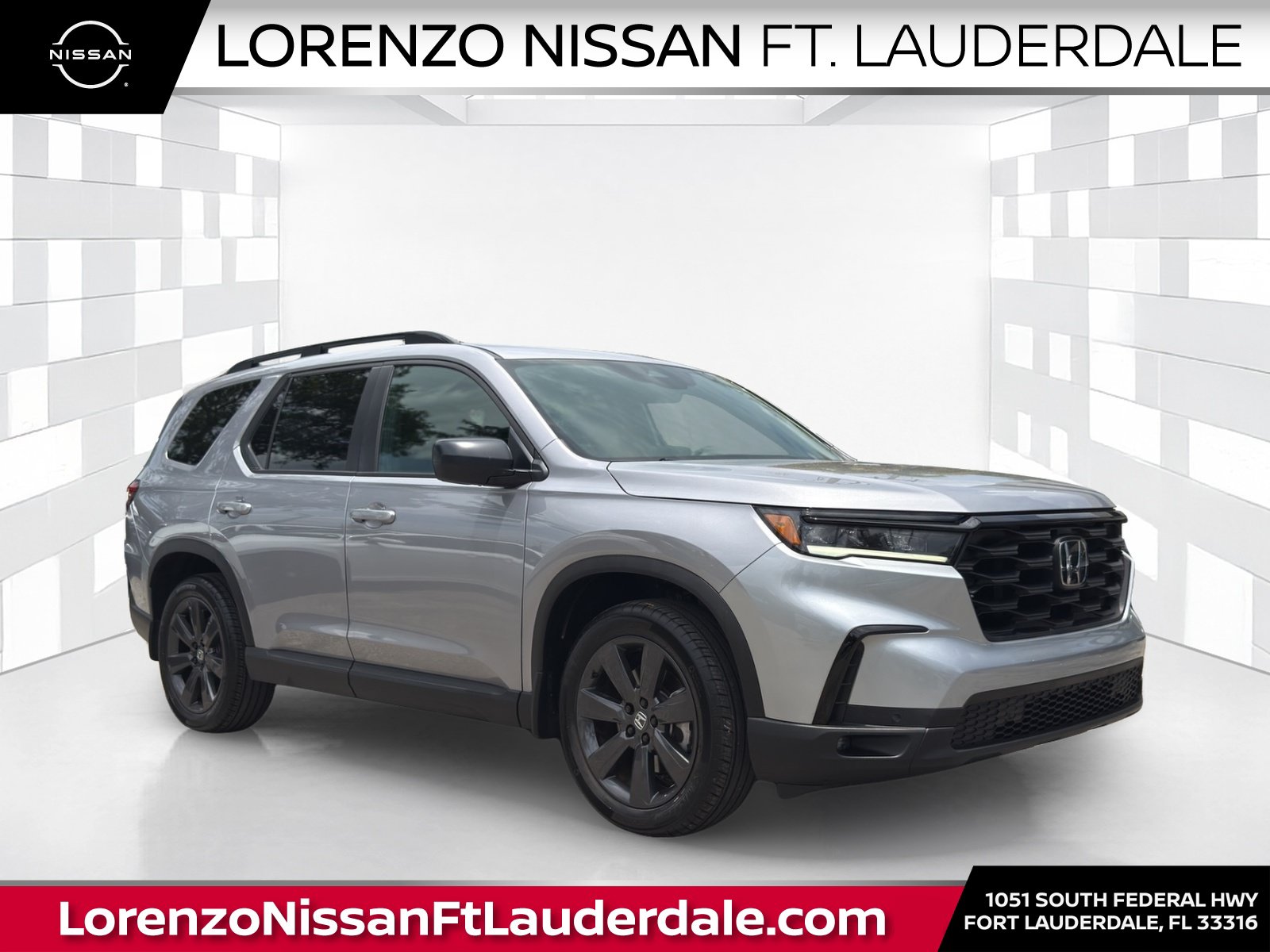 Used 2025 Honda Pilot Sport image 1