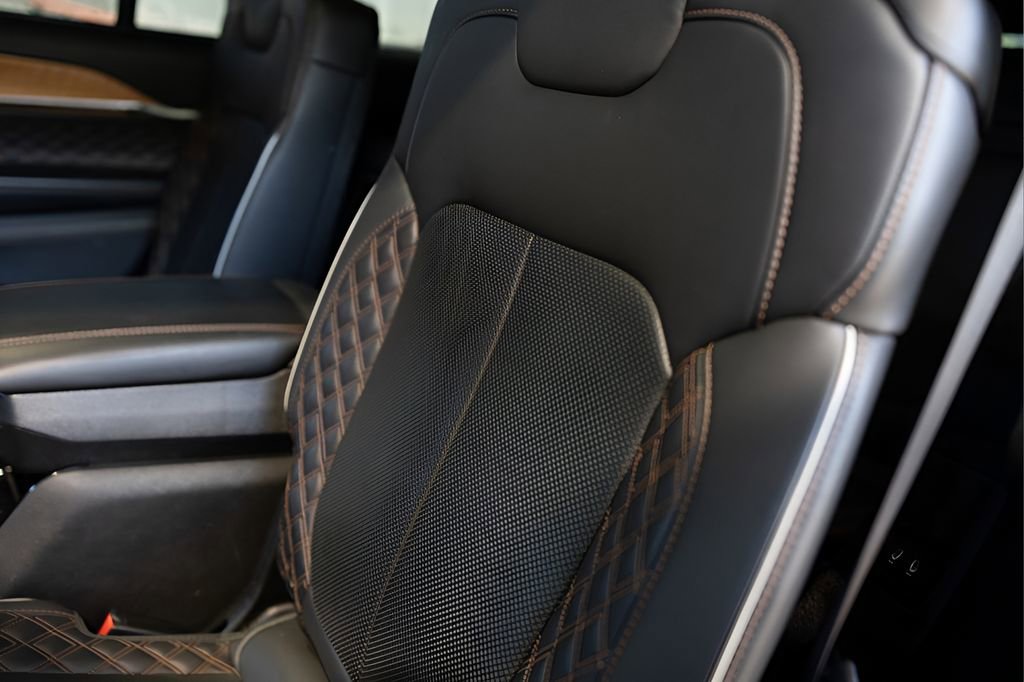 Used 2021 Jeep Grand Cherokee L Summit AWD/4WD image 65