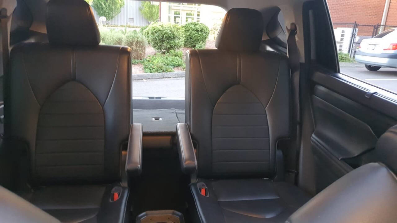 Used 2021 Toyota Highlander XLE image 10