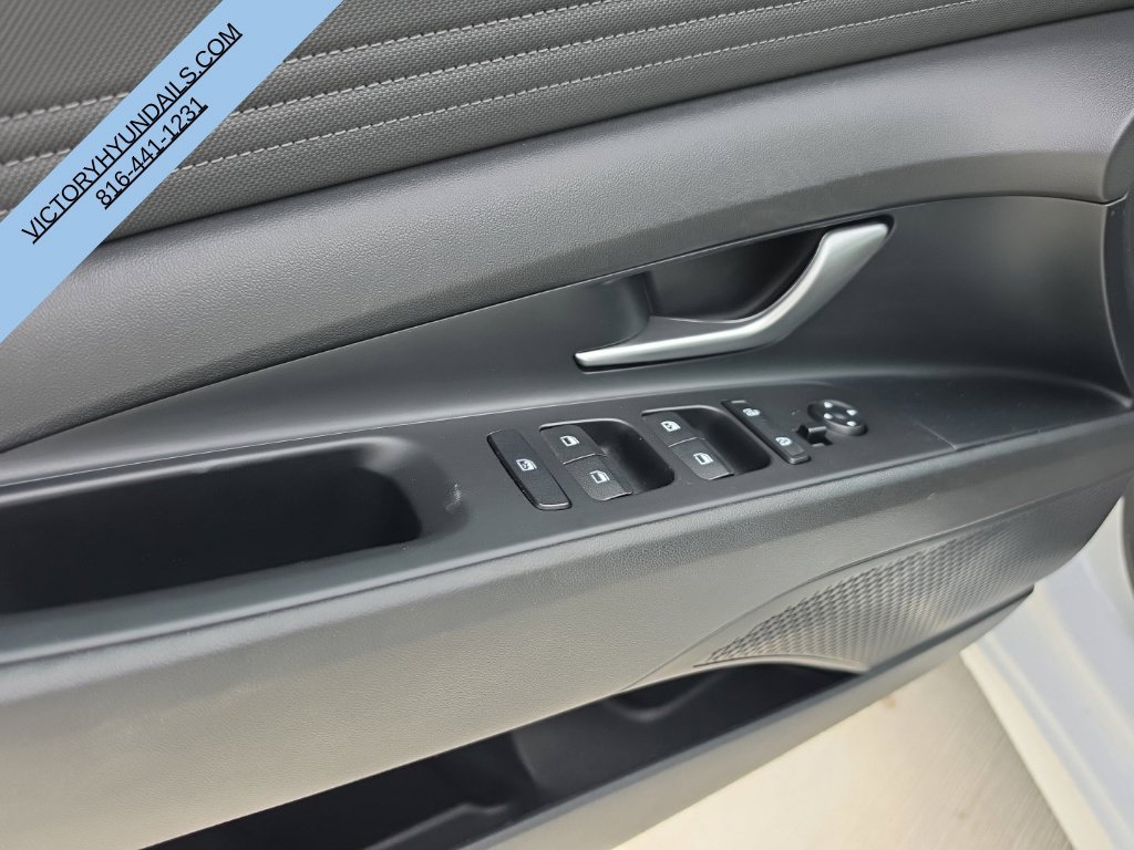 Used 2025 Hyundai Elantra SEL FWD image 15