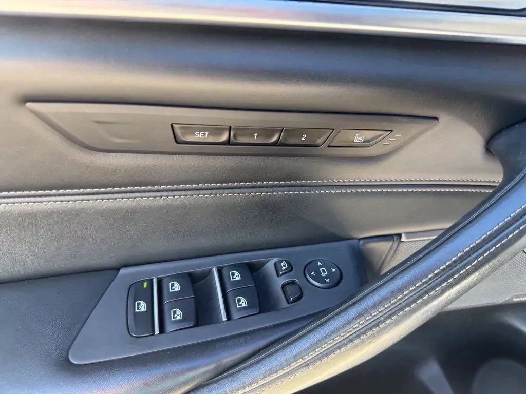 Used 2019 BMW 530i xDrive w/ Luxury Seating Package AWD/4WD image 13