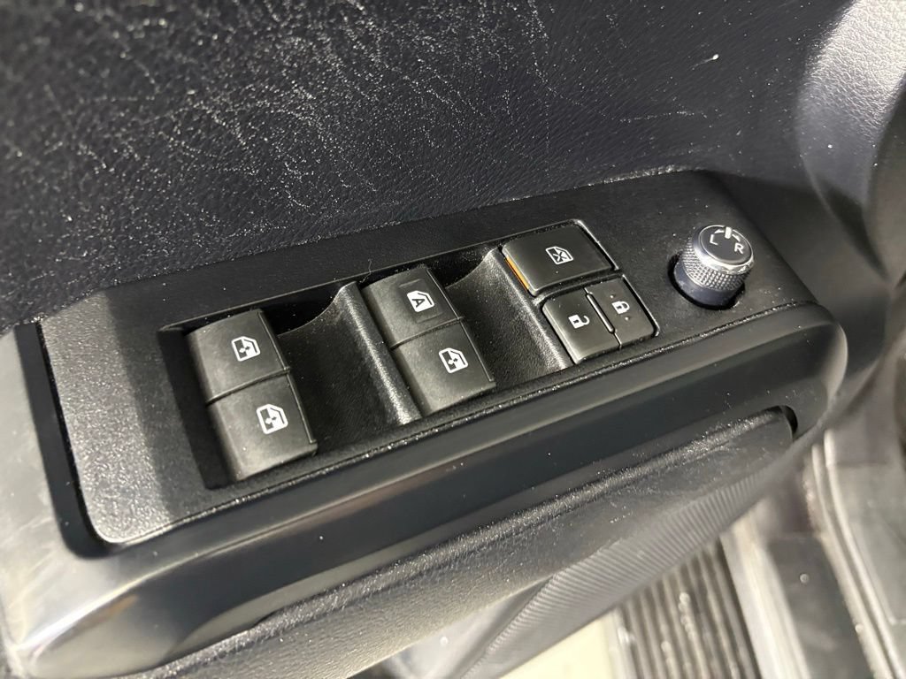 Used 2018 Toyota Tacoma SR w/ SR Convenience Package AWD/4WD image 16