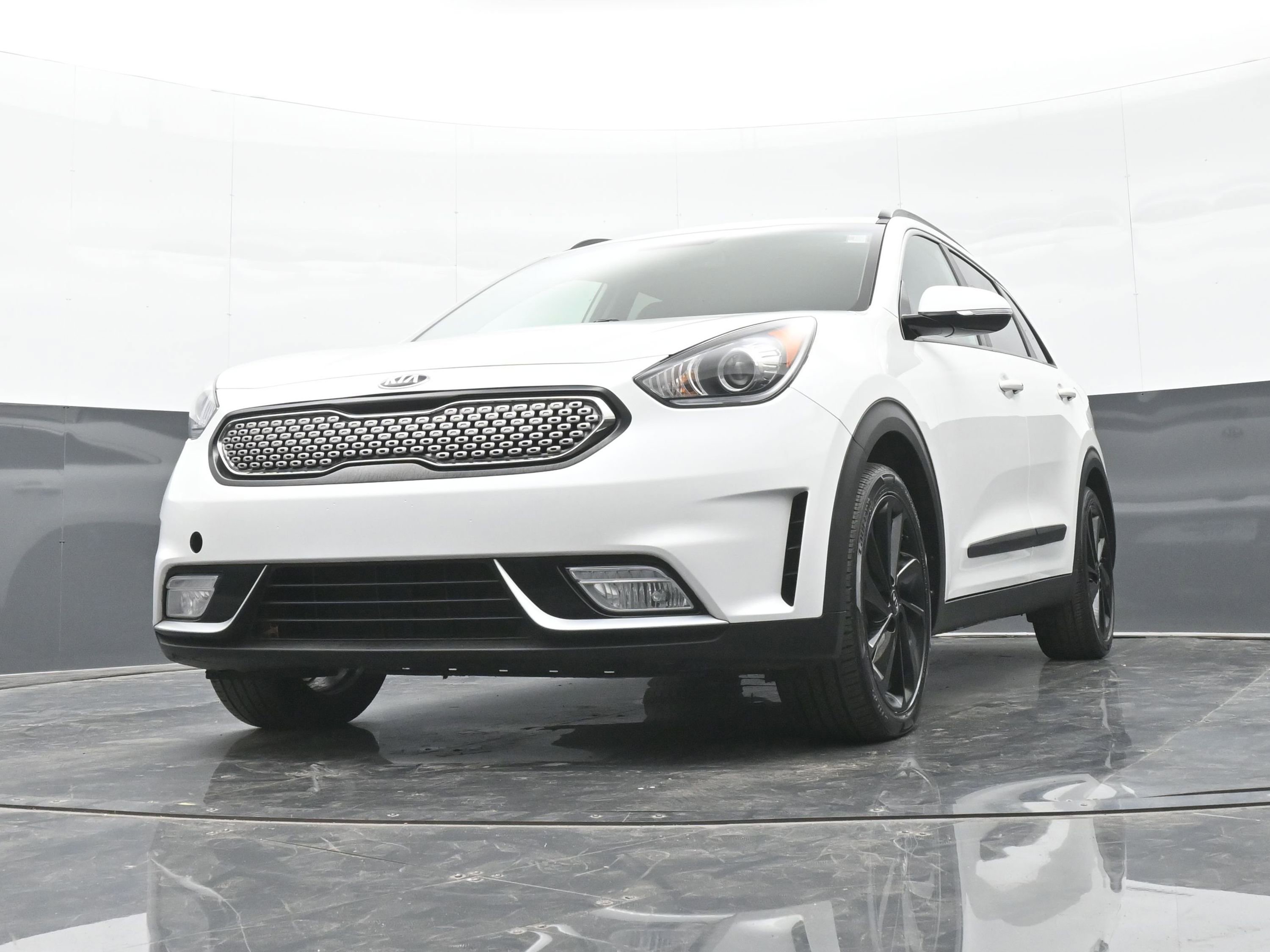 Used 2019 Kia Niro S Touring image 40