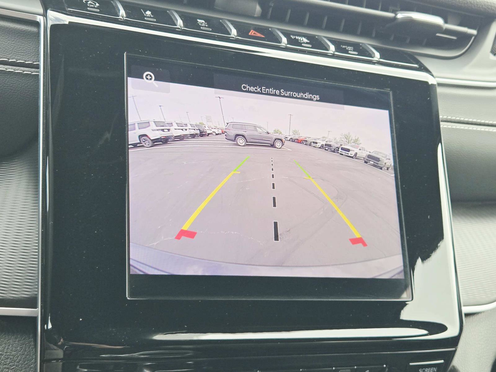 Used 2024 Jeep Grand Cherokee Altitude image 28