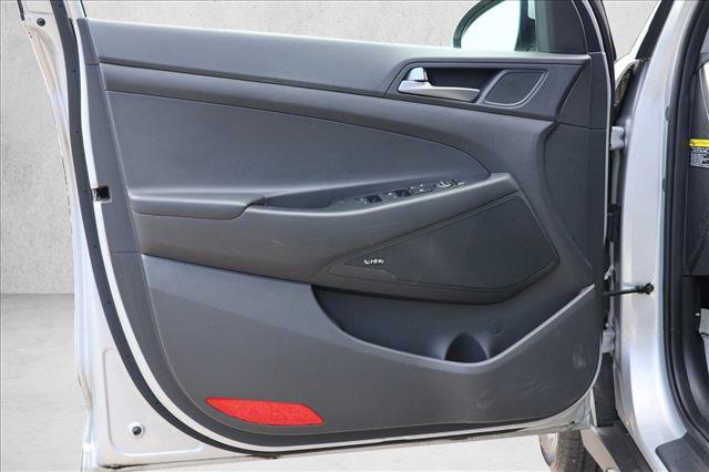 Used 2017 Hyundai Tucson SE Plus w/ Cargo Package FWD image 12