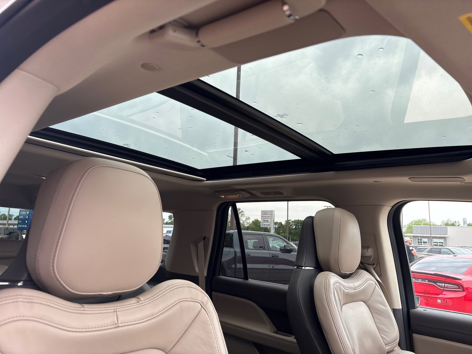 Used 2022 Lincoln Navigator L Reserve AWD/4WD image 9