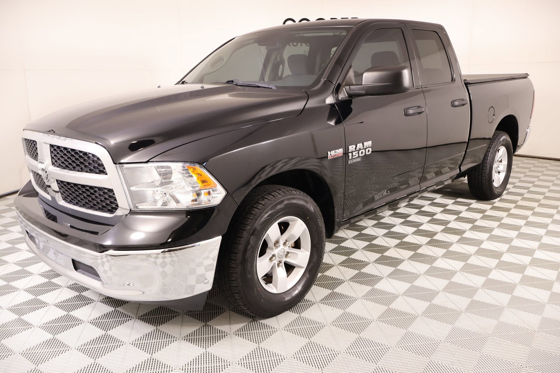 Used 2020 RAM 1500 Tradesman w/ Chrome Plus Package RWD image 8