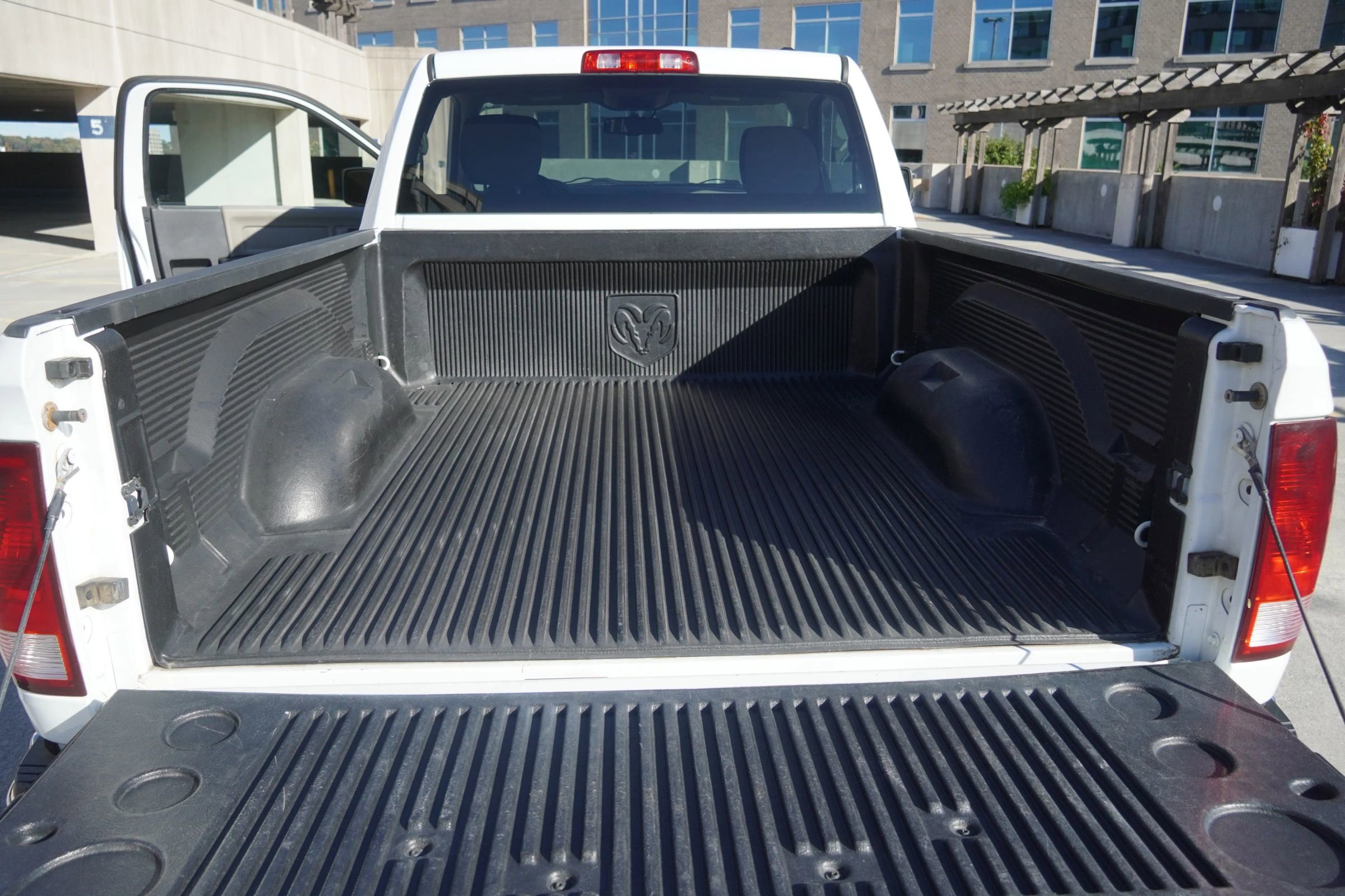 Used 2012 RAM 1500 Classic SLT w/ Luxury Group image 35