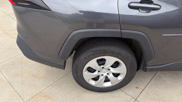 Used 2024 Toyota RAV4 LE AWD/4WD image 9