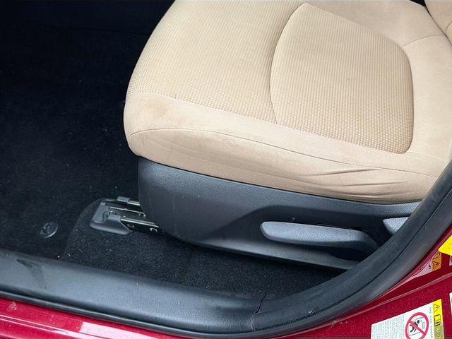 Used 2019 Toyota RAV4 LE image 18