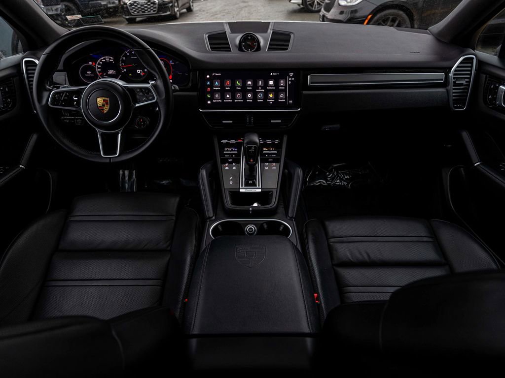 Used 2023 Porsche Cayenne Platinum Edition image 35