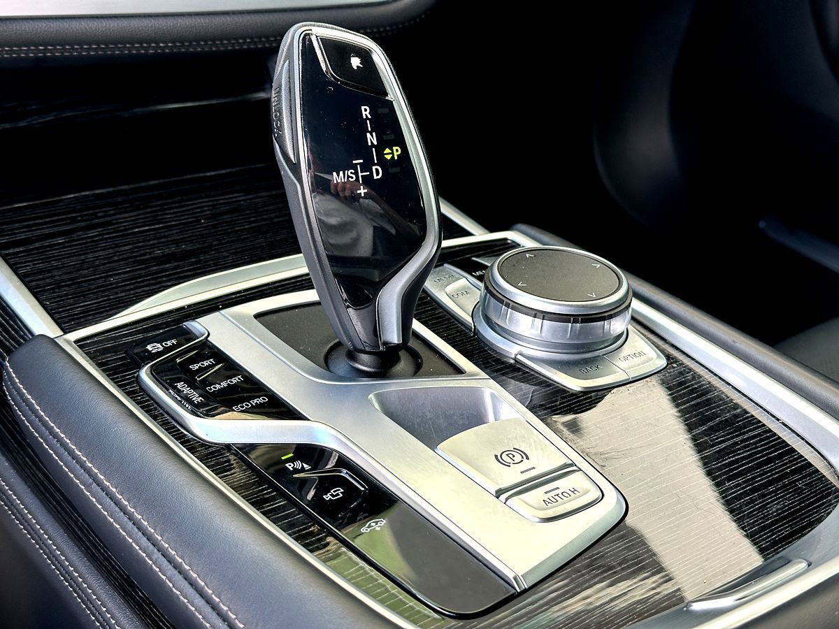 Certified 2022 BMW 740i w/ M Sport Package image 17