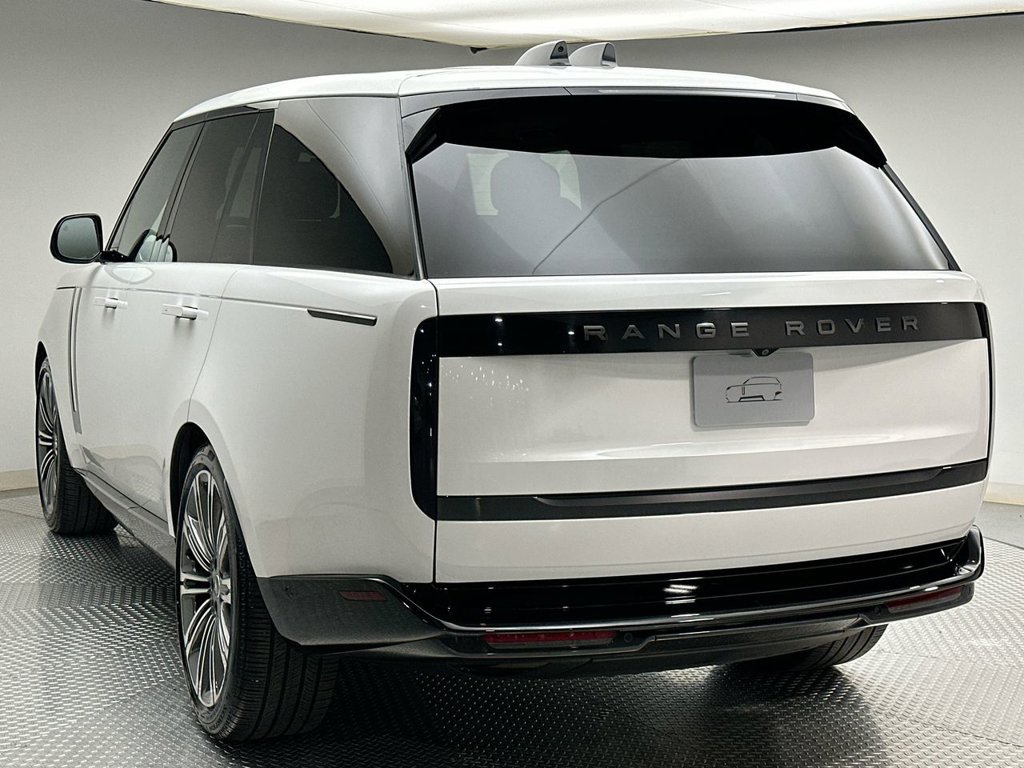Used 2024 Land Rover Range Rover SE AWD/4WD image 11