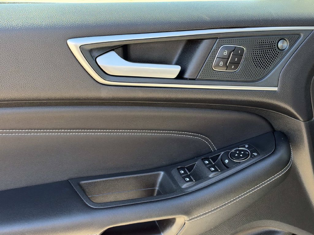 Used 2024 Ford Edge Titanium AWD/4WD image 22