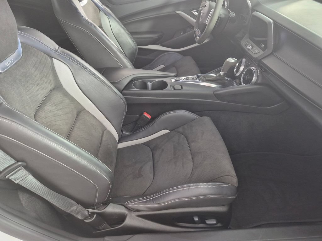 Certified 2021 Chevrolet Camaro SS RWD image 27