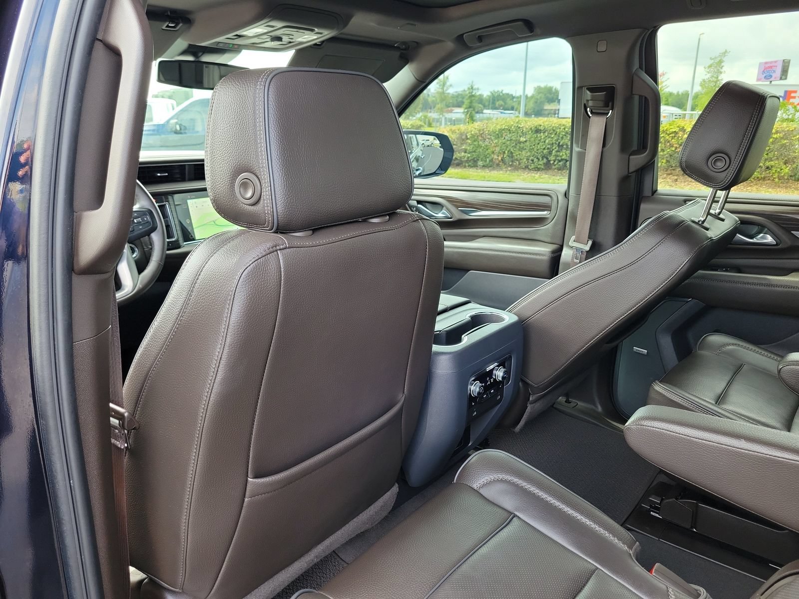 Used 2023 GMC Yukon Denali RWD image 11