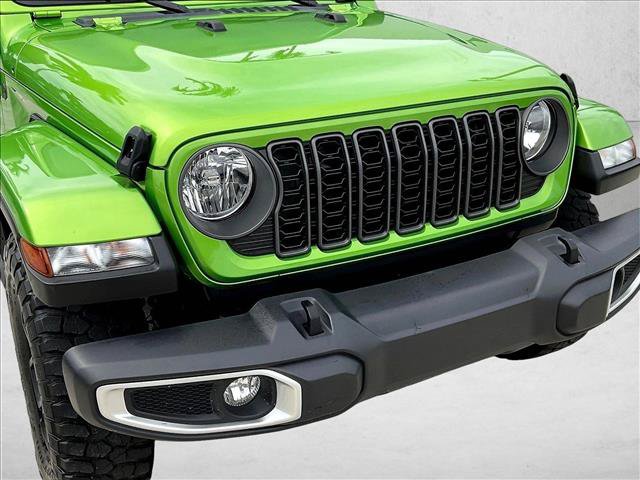 Used 2025 Jeep Gladiator Sport AWD/4WD image 25