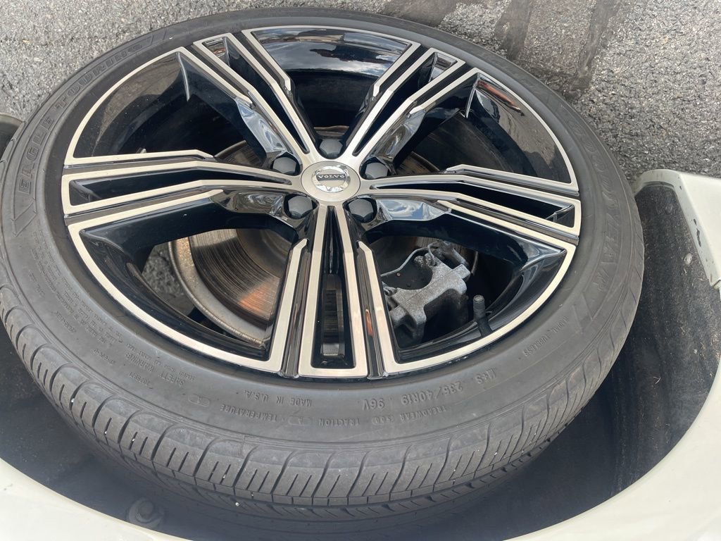 Used 2020 Volvo S60 T6 Inscription image 11