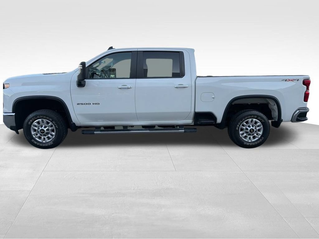 Used 2024 Chevrolet Silverado 2500 LT image 2