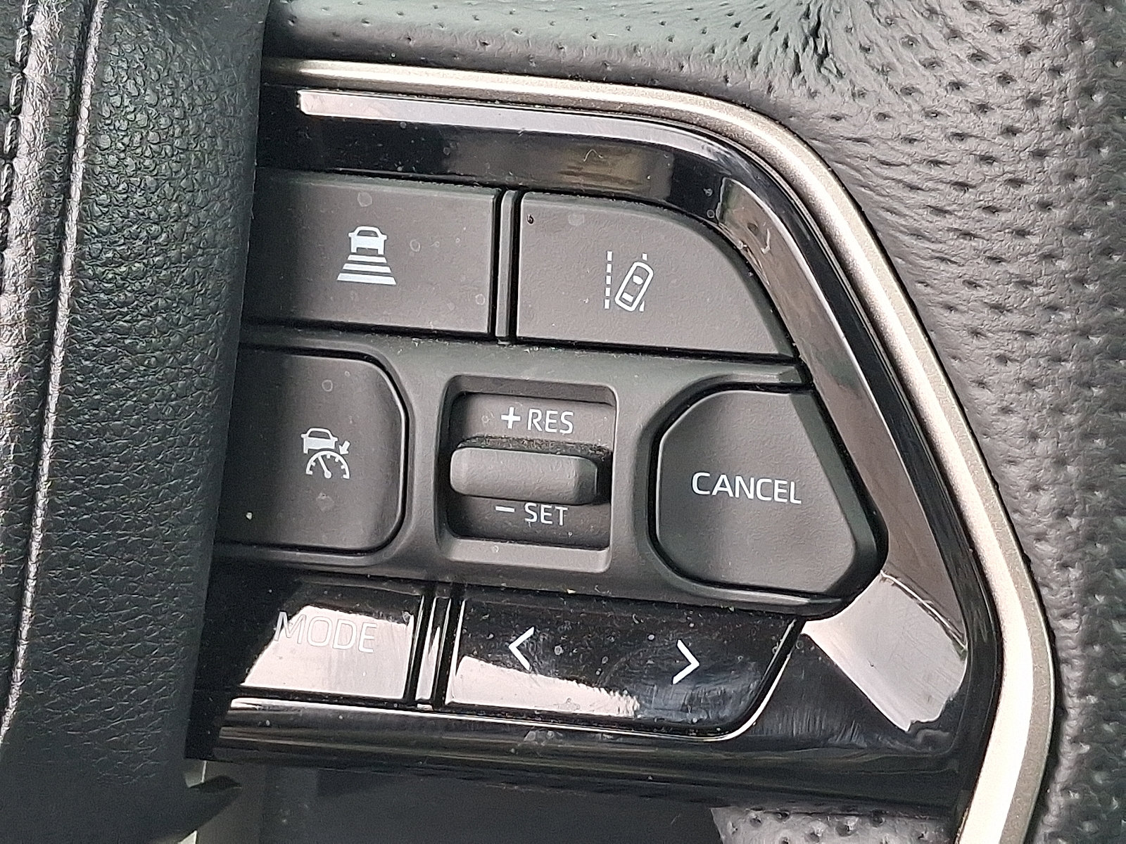 Used 2024 Toyota Tundra Limited AWD/4WD image 23