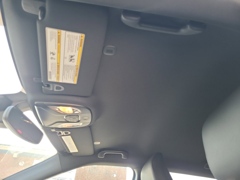 New 2026 Jeep Compass Latitude image 21